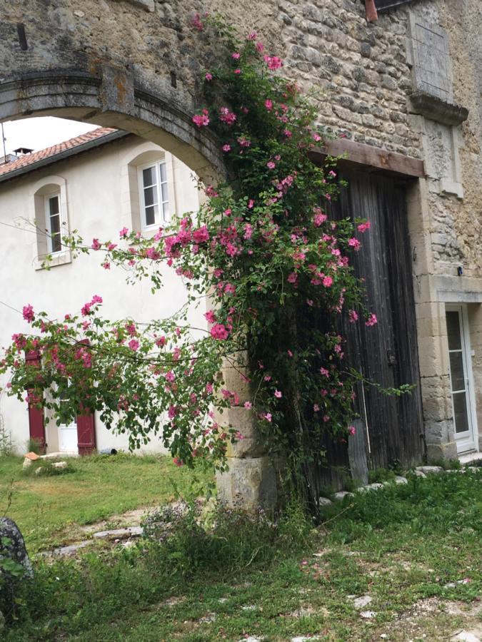 Bed and Breakfast La Grange Aux Dames Geville Exteriér fotografie